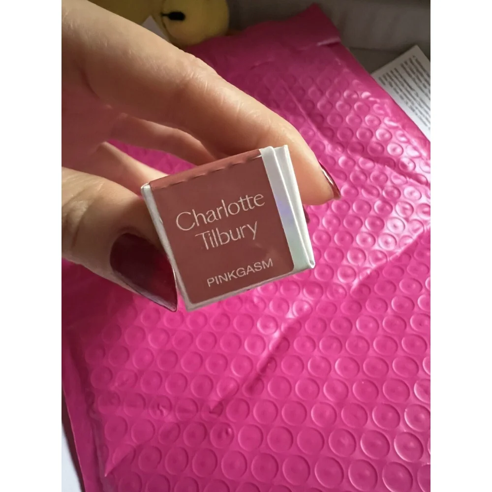 Charlotte Tilbury Glowgasm Beauty Light Wand In PINKGASM. Highlight Blush 12ml